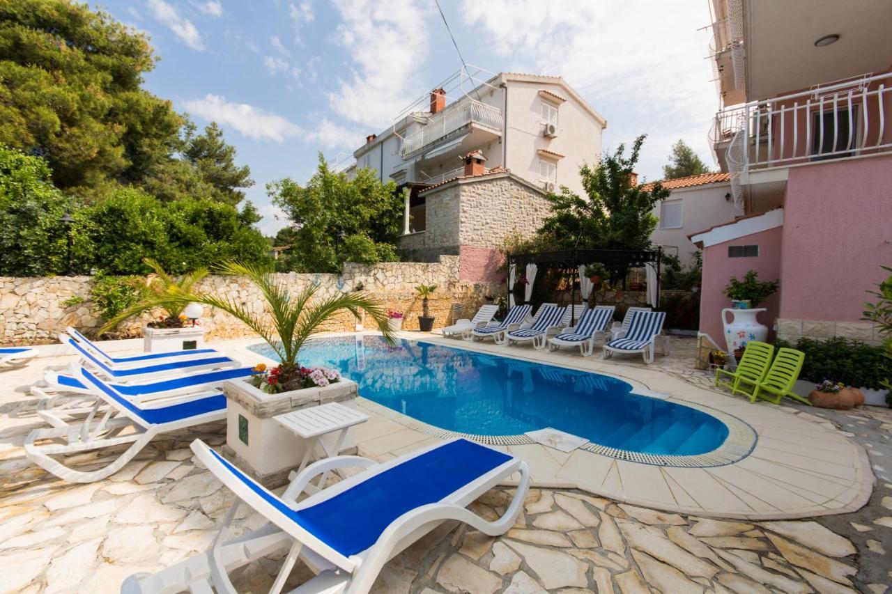 Family Friendly Apartments With A Swimming Pool Okrug Gornji, Ciovo - 16893 Trogir Exterior photo