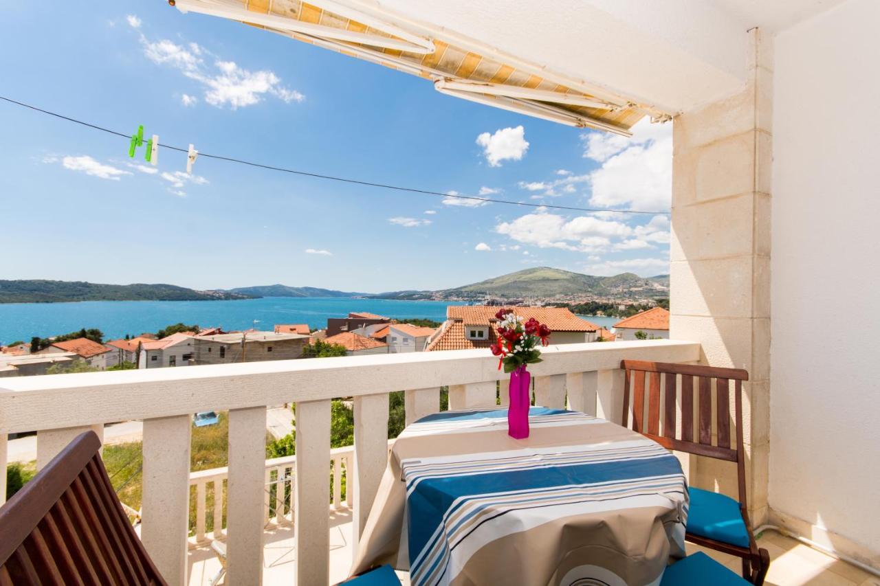 Family Friendly Apartments With A Swimming Pool Okrug Gornji, Ciovo - 16893 Trogir Exterior photo